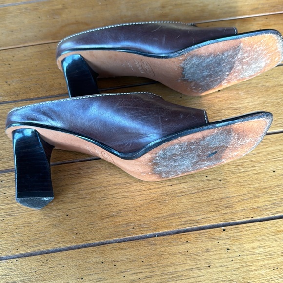 Joan & David Circa Leather Heels - size 6 - Picture 4 of 9